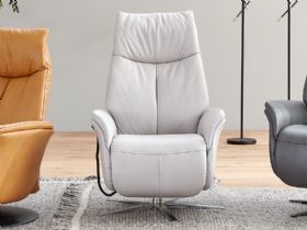 8970 Medium Swivel Manual Recliner Chair