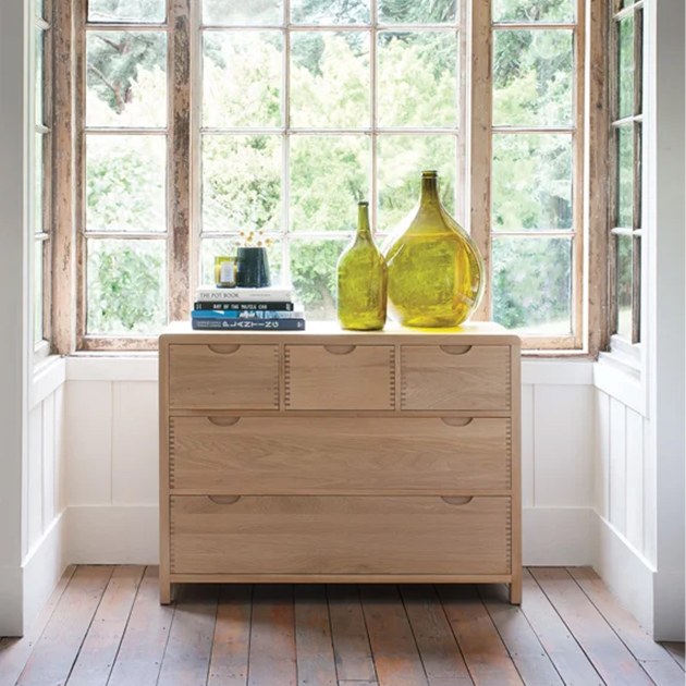Ercol Bosco Bedroom Oak 5 Drawer Wide Chest Ercol Bosco Bedroom Oak 5 Drawer Wide Chest