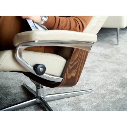 Stressless Consul Large Cross Chair & Stool