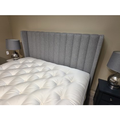 6'0" TEMPUR SUFFOLK ADJUSTABLE BASE WITH 2+2 CONTI DRAWERS, HARRISON MATTRESS SOLD SEPARATELY 6'0" TEMPUR SUFFOLK ADJUSTABLE BASE WITH 2+2 CONTI DRAWERS, HARRISON MATTRESS SOLD SEPARATELY