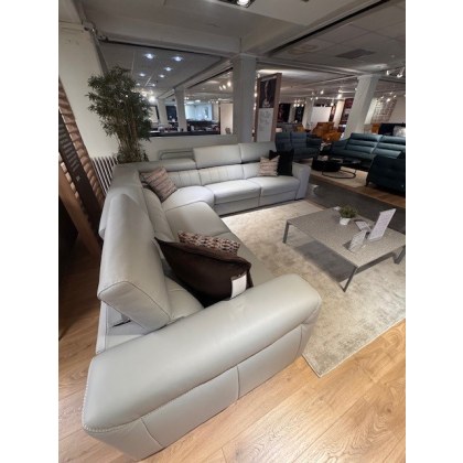 NATUZZI EDITIONS FORZA CORNER GROUP WITH RHF ELECTRIC RECLINER NATUZZI EDITIONS FORZA CORNER GROUP WITH RHF ELECTRIC RECLINER