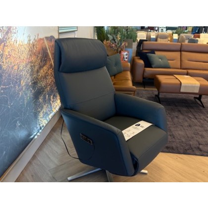 Stressless - Scott Cirrus HEAT + MASSAGE Electric Rclining Leather Chair Stressless - Scott Cirrus HEAT + MASSAGE Electric Rclining Leather Chair