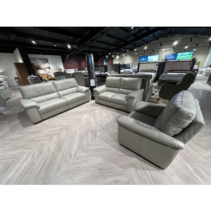 Rosie 2.5 Seater Electric Reclining Sofa, " Seater fixed Sofa and Electric Reclining Chair in Leathe Rosie 2.5 Seater Electric Reclining Sofa, " Seater fixed Sofa and Electric Reclining Chair in Leathe