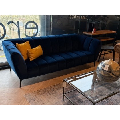 Ausha 3 Str Sofa Ausha 3 Str Sofa