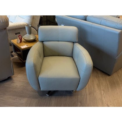 Tullio Leather Swivel Chair Tullio Leather Swivel Chair