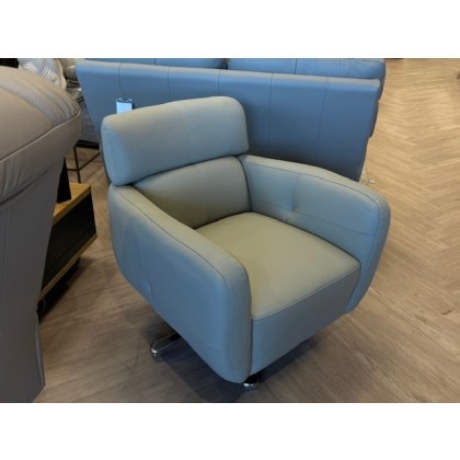 Tullio Leather Swivel Chair Tullio Leather Swivel Chair