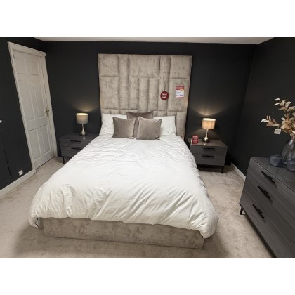 Grosvenor 5'0" ottoman bedframe with 200cms high headboard Grosvenor 5'0" ottoman bedframe with 200cms high headboard