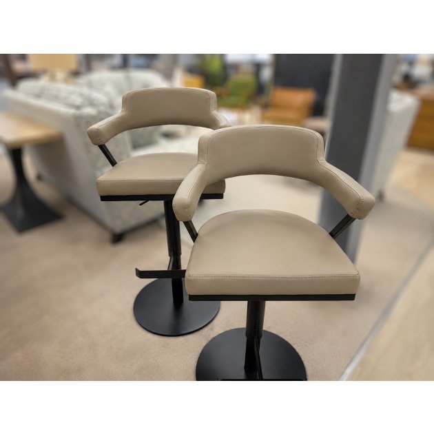 2x Firenza Barstools 2x Firenza Barstools