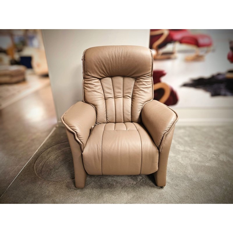 Himolla Rhine Large Cumuly Manual Recliner Chair Himolla Rhine Large Cumuly Manual Recliner Chair